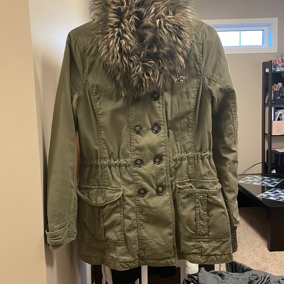 Winter jacket in Olive - Picture 1 of 9